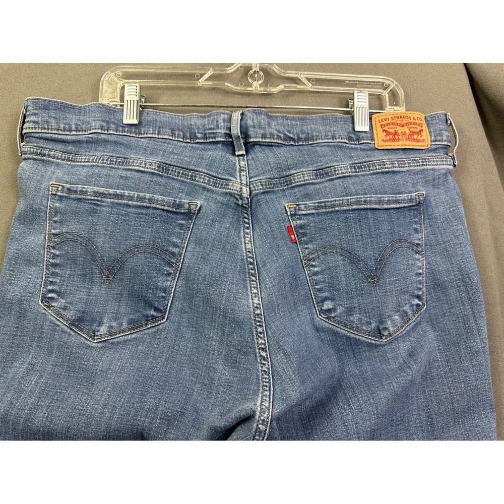 Levis 314 Shaping Straight Jeans Medium Wash Blue Denim 23648-0051 18W M‎